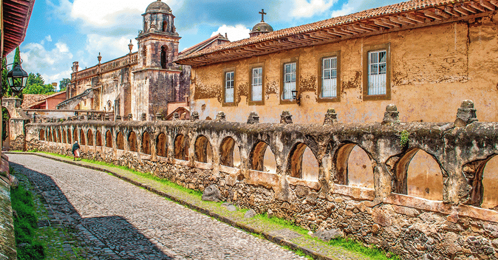 Sigue leyendo Pátzcuaro, un mágico destino que todo mexicano necesita conocer