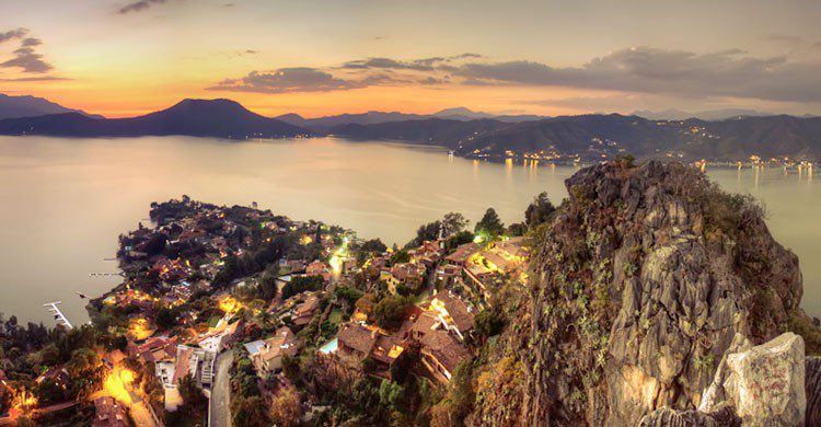Panorámica en Valle de bravo-Editada-Carlos Adampol Galindo-http://bit.ly/2dxcWxY-Flickr