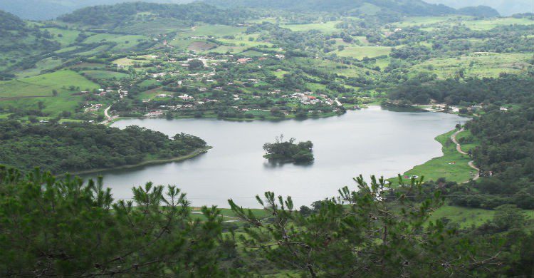 Laguna de Atezca