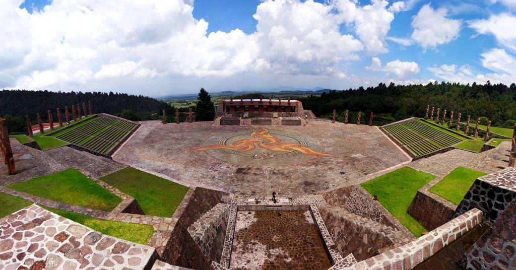 12.- Viajar, viajar, viajar… Porque siempre habrá un pretexto para viajar, muy cerca de la capital mexiquense se sitúan dos fabulosos sitios: Metepec y Temoaya los cuales cada uno alberga diferentes atracciones y encantos únicos que los hacen especiales ¿Ya los conoces?