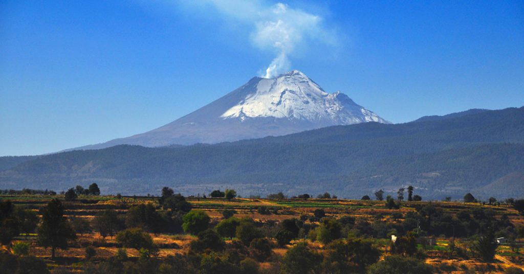 Sigue leyendo Pueblos mágicos de Puebla para lanzarte este Día de Muertos