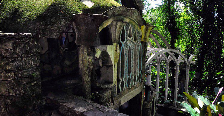 Fuente Imagen: Rod Waddington-Las Pozas, Xilitla- Flickr- editada