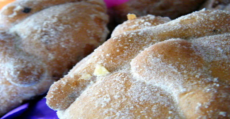 Pan de muerto azucarado