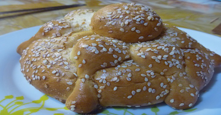 Pan de muerto con ajonjolí