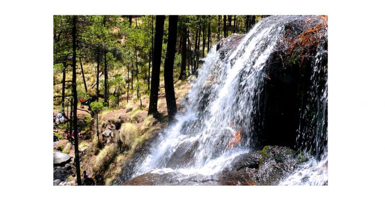 Cascadas cerca de Paso de Cortés.