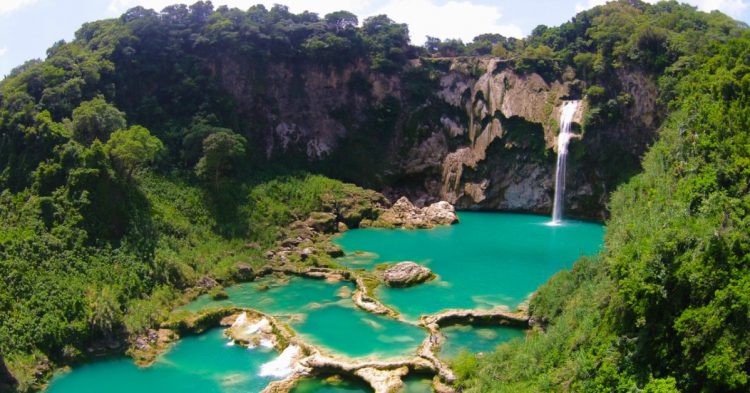 Agua color turquesa en San Luis Potosí