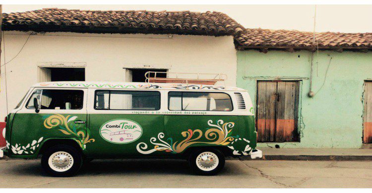Combi verde del tour del mezcal y el pozole en Ixtapan de la Sal
