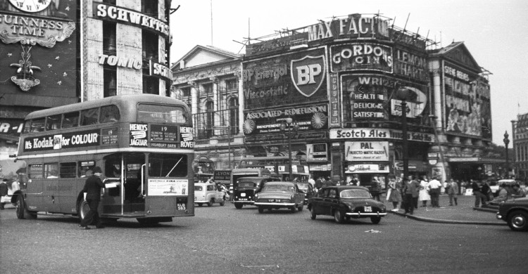10.- Piccadilly Circus, Londres en 1948