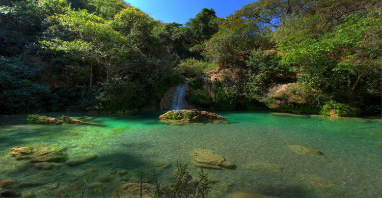 Áreas verdes en las Mil Cascadas de día