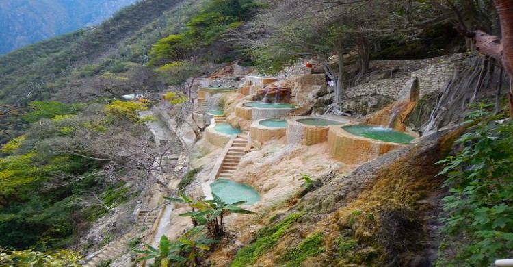6. Grutas de Tolantongo