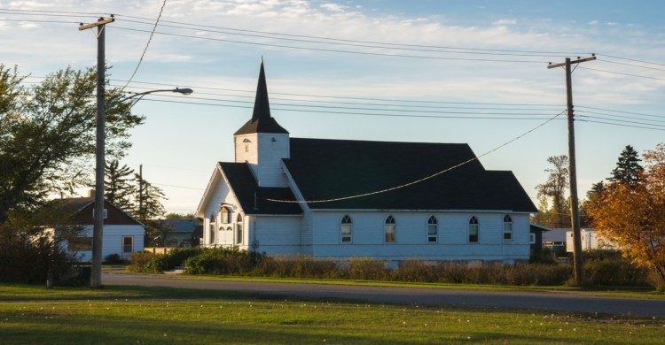 ciudad de Pipestone, en Manitoba de día iglesia