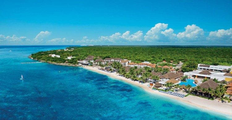 Isla de Cozumel vista panorámica de día con mar y cielo azul