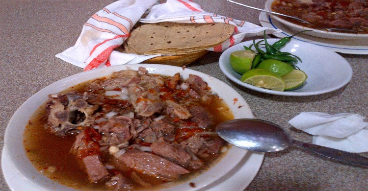 3. Birria Los Güeros de Juanacatlán
