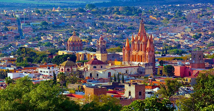 4. las ciudades de San Miguel de Allende y Querétaro.