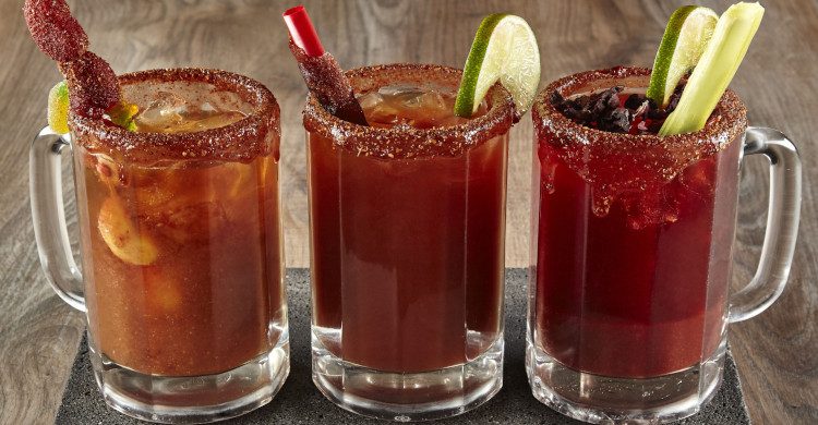 Tres micheladas con pepino y tamarindo