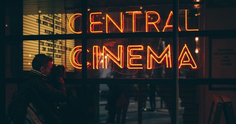 Sigue leyendo Los Cine Bar que necesitas conocer en CDMX