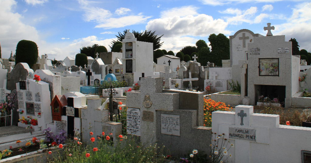 Sigue leyendo Cementerios turísticos para visitar el día de muertos